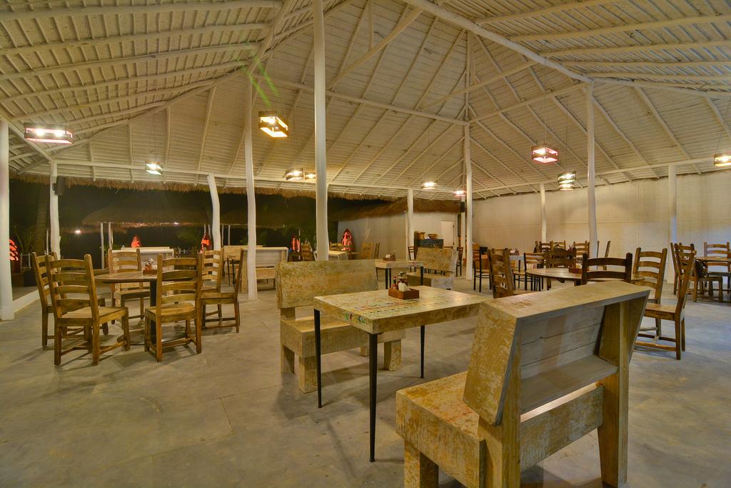 Larisa Beach Resort Goa Restaurant