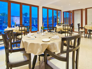 White Pearl Suites Resort Goa Restaurant
